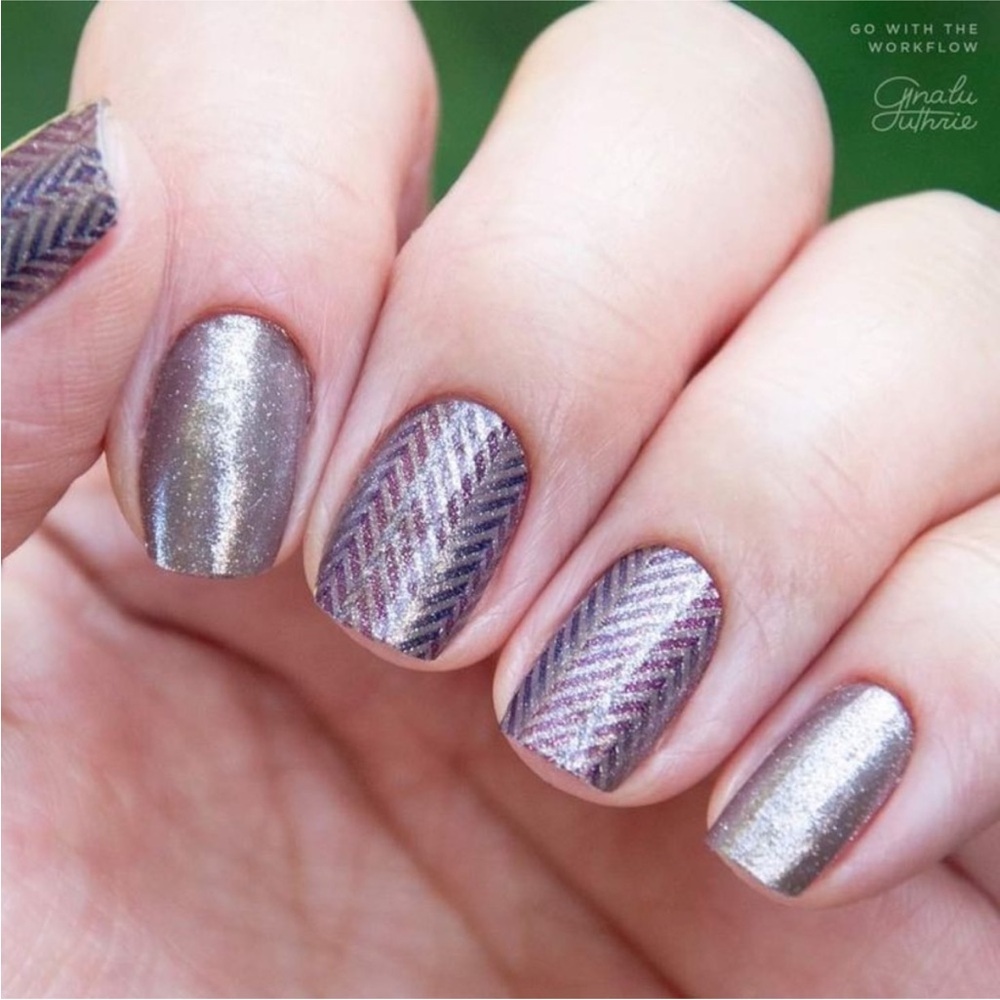 *Exclusive* Color Street: Go With the Workflow | Taupe Herringbone Pink Purple - Picture 2 of 12